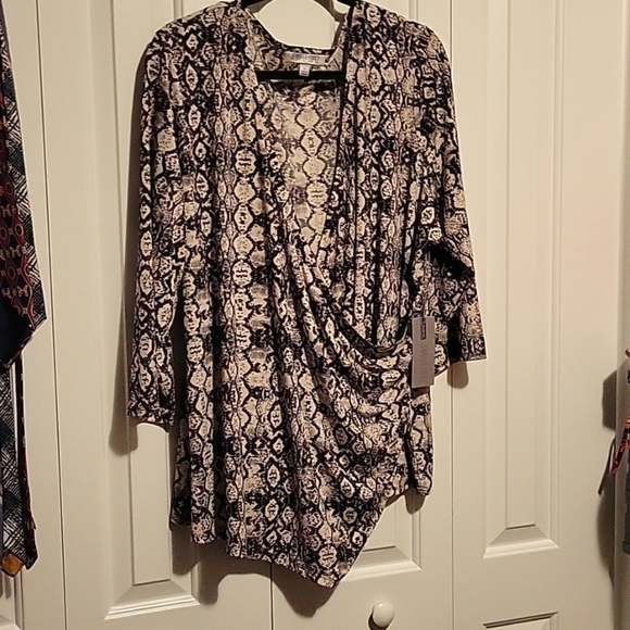 𝅺JENNIFER Lopez 2x Snakeskin pattern Blouse New with Tags - Picture 1 of 9